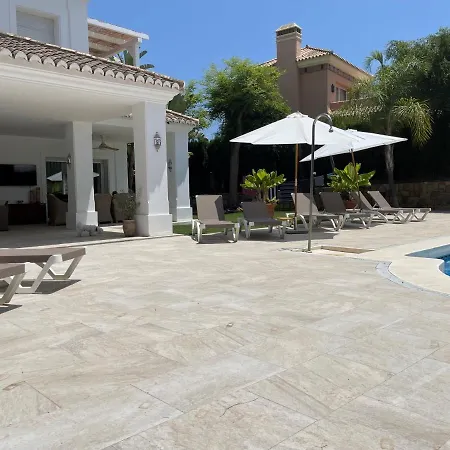 Luxury Villa *